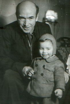 Klaus und Papi 1948 ~16kb
